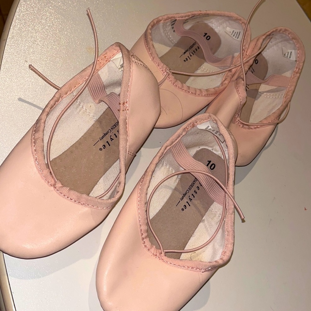 Freestyle ballet shoes for toddler size 10. I have 2